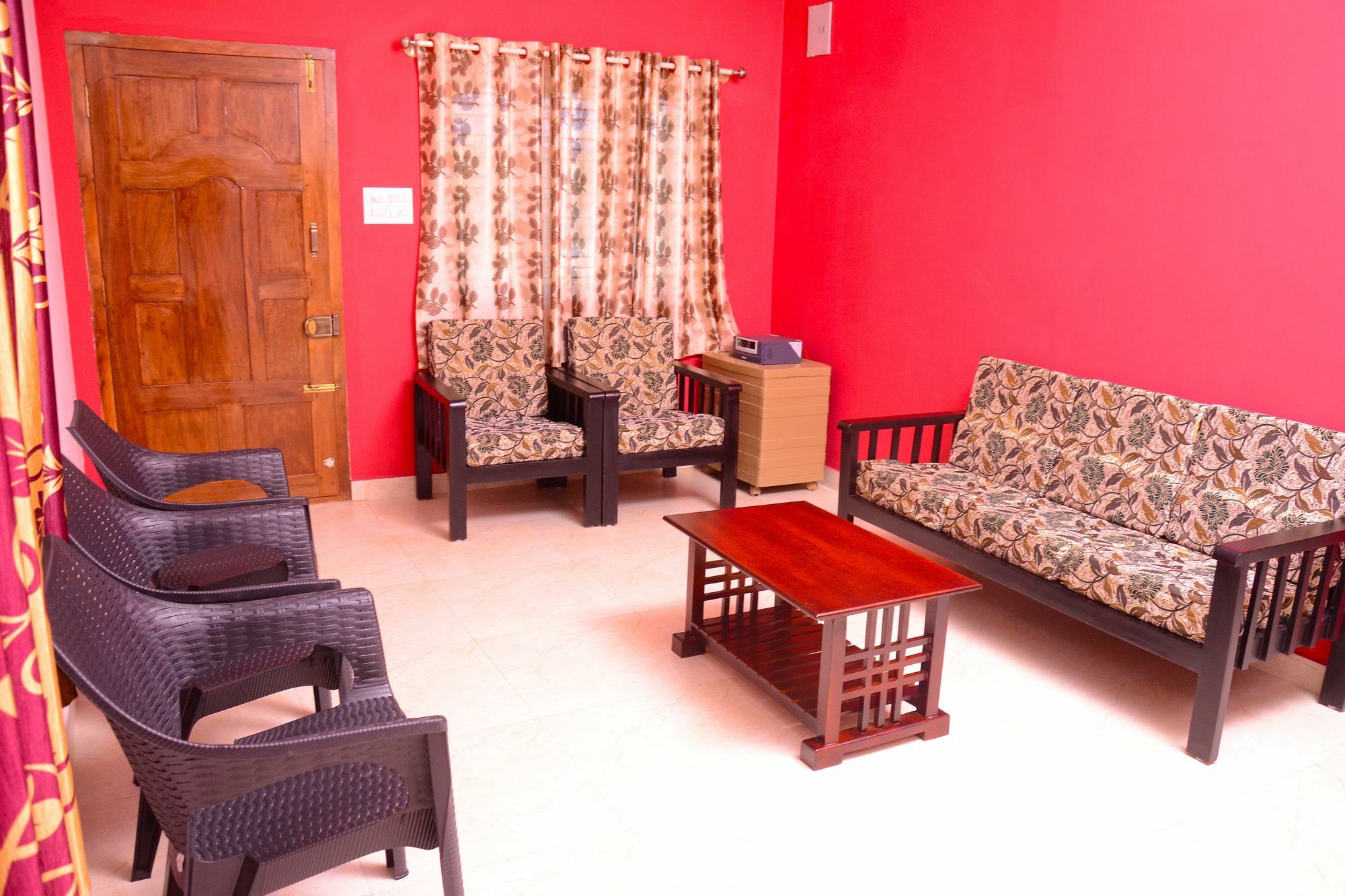 Coorg Girinivas Deluxe Homestay-Wi-Fi Мадікері Екстер'єр фото