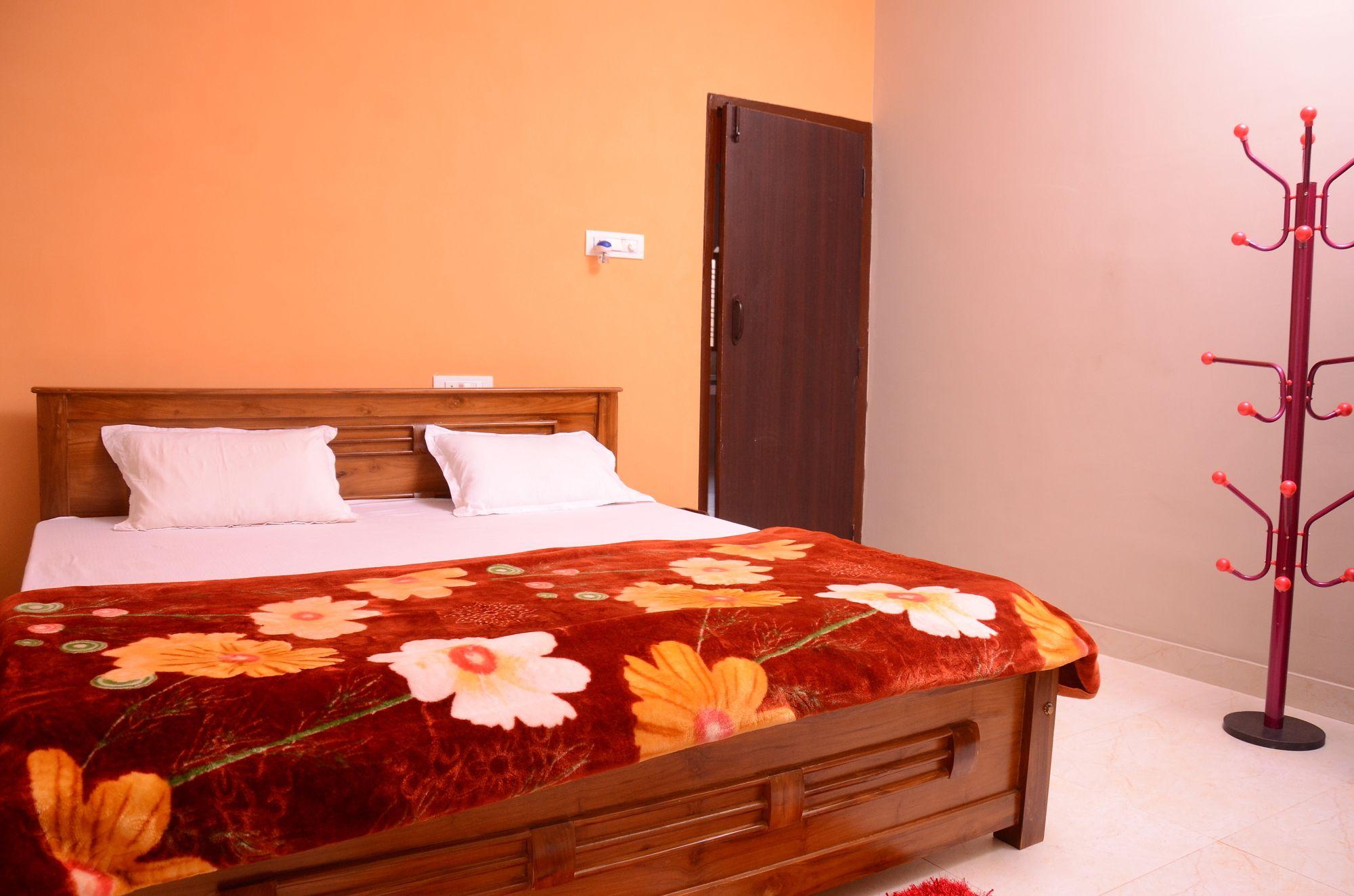 Coorg Girinivas Deluxe Homestay-Wi-Fi Мадікері Екстер'єр фото